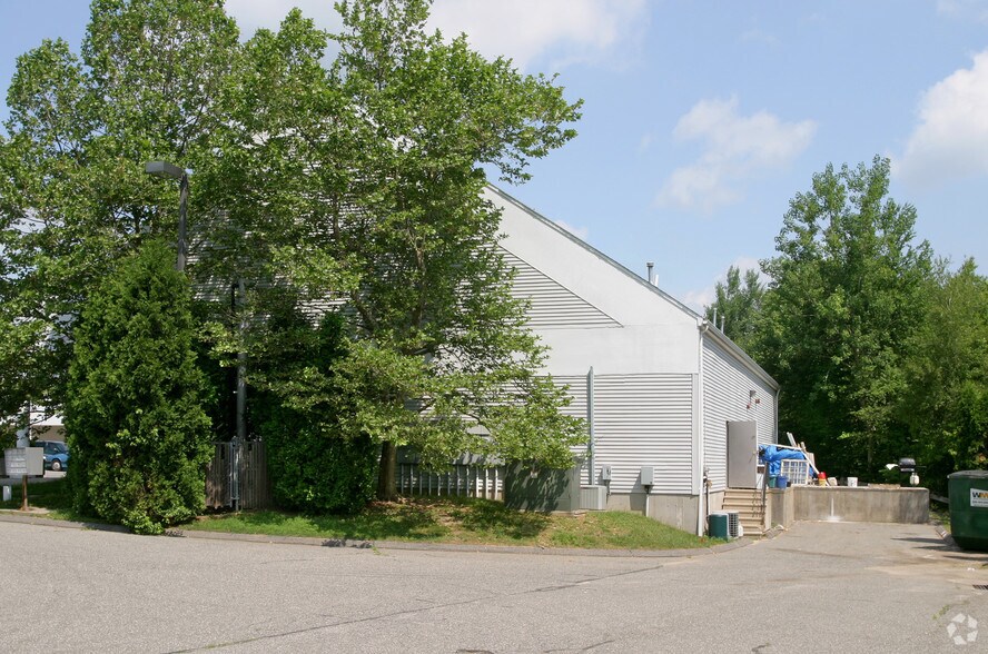 More Photos Of 292 Spielman Hwy, Burlington Freestanding For Lease