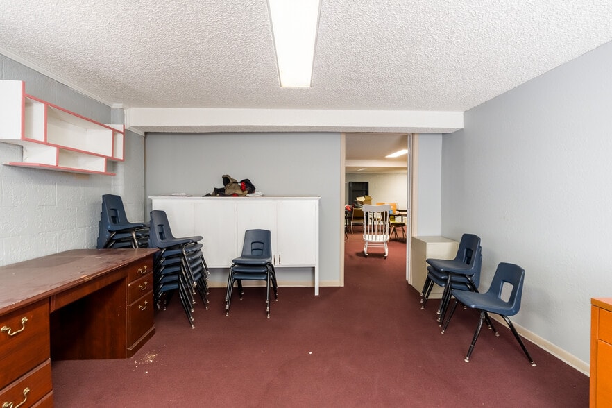 More Photos Of 1809 34th St, Lubbock Religious Facility For Sale
