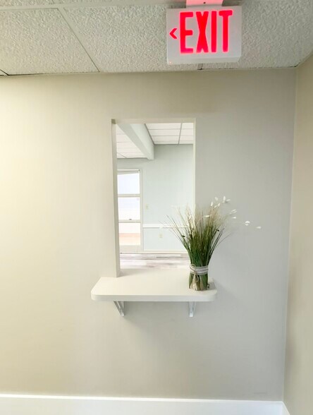 More Photos Of 130 N Gross Rd, Kingsland Medical For Sale