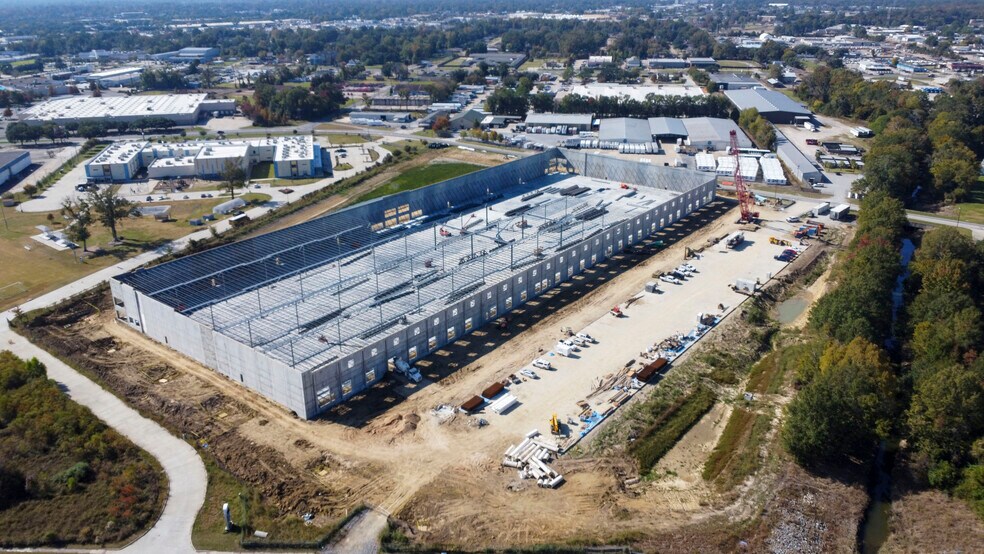 More Photos Of 8800 Tom Dr, Baton Rouge Distribution For Lease