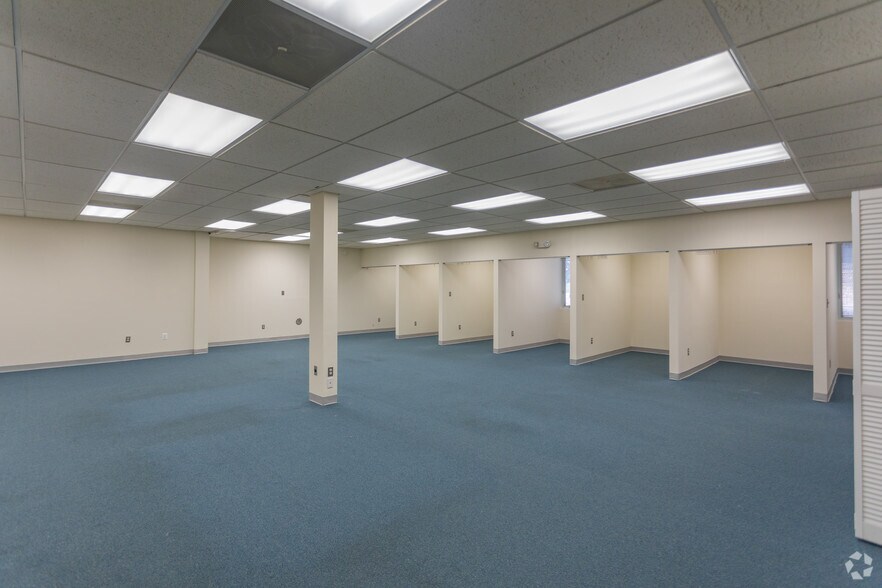 More Photos Of 2 Colgate Dr, Forest Hill Medical For Lease