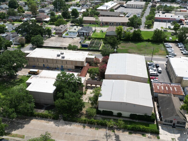 More Photos Of 201 Pasadena Ave, Metairie Baseball Field For Sale