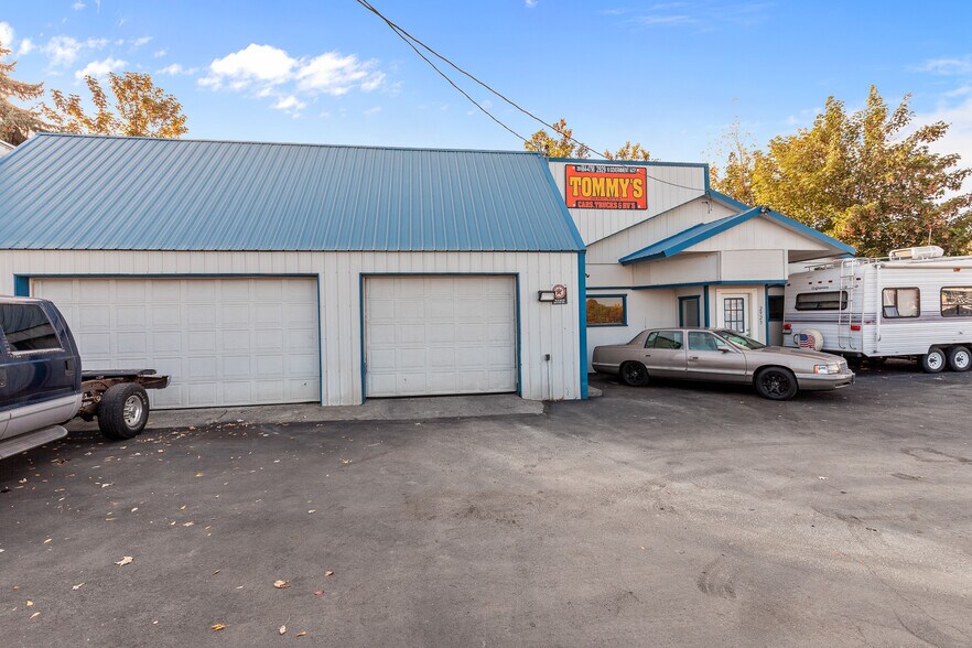 More Photos Of 2929 N Government Way, Coeur d'Alene Auto Dealership For Sale