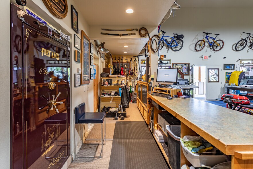 More Photos Of 1300 Clark Fork Dr, Missoula Freestanding For Sale