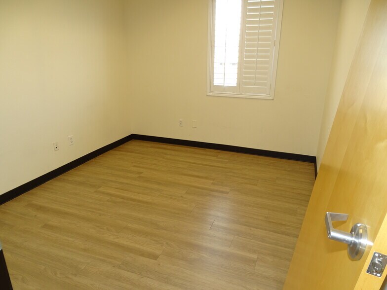 More Photos Of 750 Coronado Center Dr, Henderson Medical For Lease