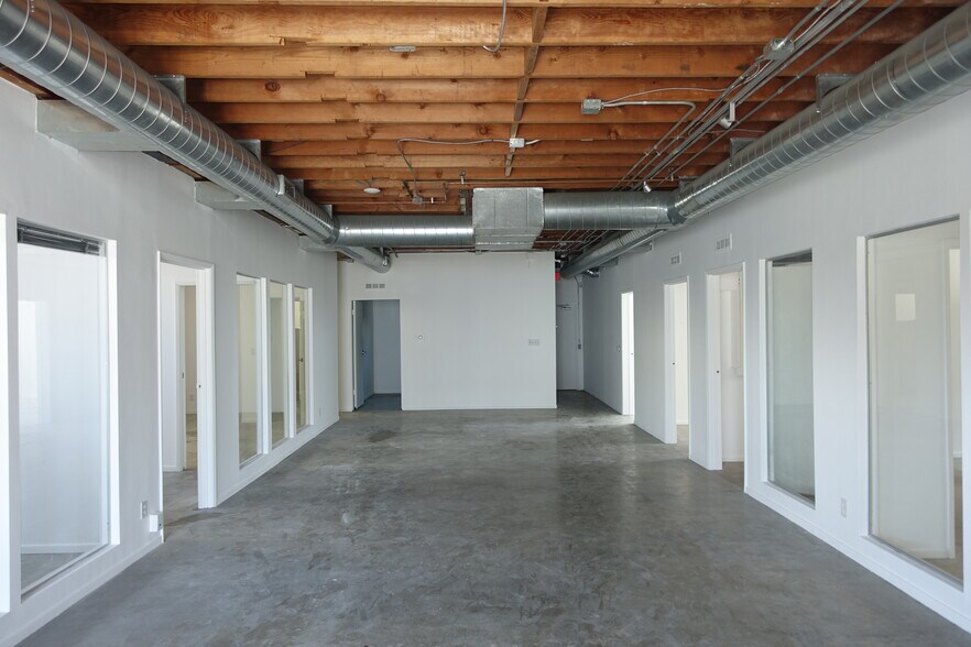 More Photos Of 818 N La Brea Ave, Los Angeles Loft Creative Space For Sale