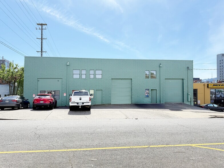 Primary Photo Of 737-738 SE Washington St, Portland Warehouse For Lease