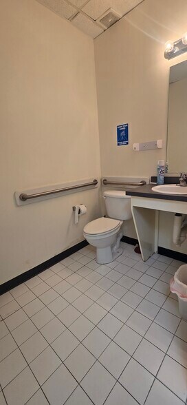 More Photos Of 100 Governors Trace, Fayetteville Office For Lease