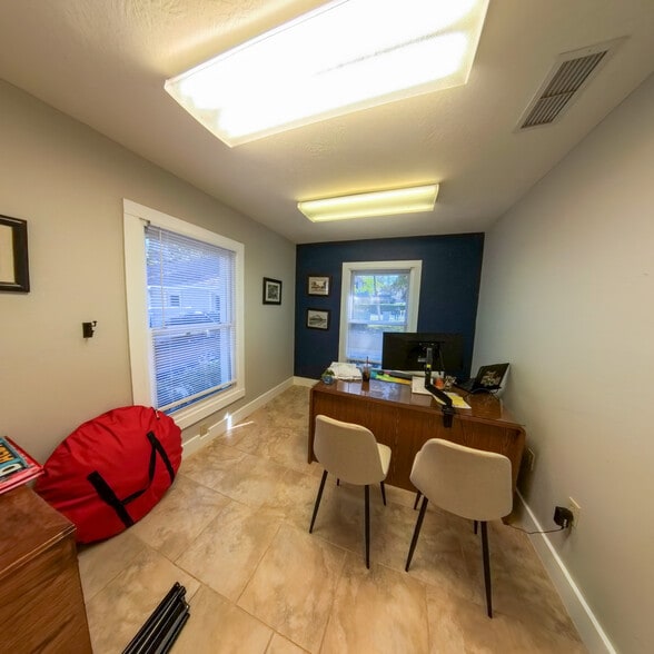More Photos Of 112 NE Sanchez Ave, Ocala Office For Lease