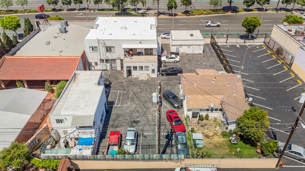 More Photos Of 11850 Hawthorne Blvd, Hawthorne Storefront Retail Residential For Sale