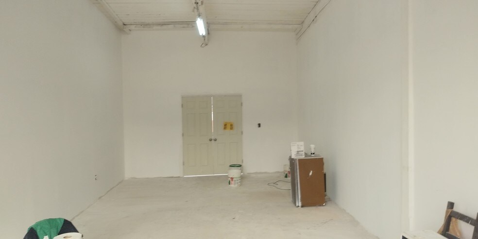 More Photos Of 60 Dickerson St, Newark Light Manufacturing For Lease