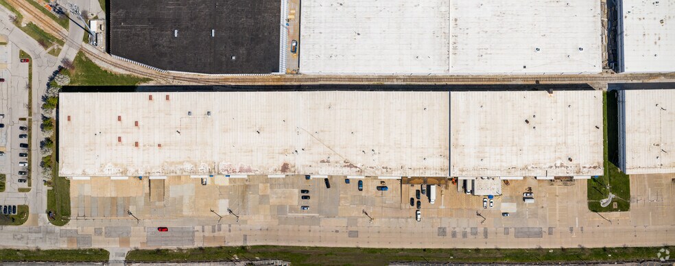 More Photos Of 2012 Corporate 44 Dr, Fenton Unknown For Lease