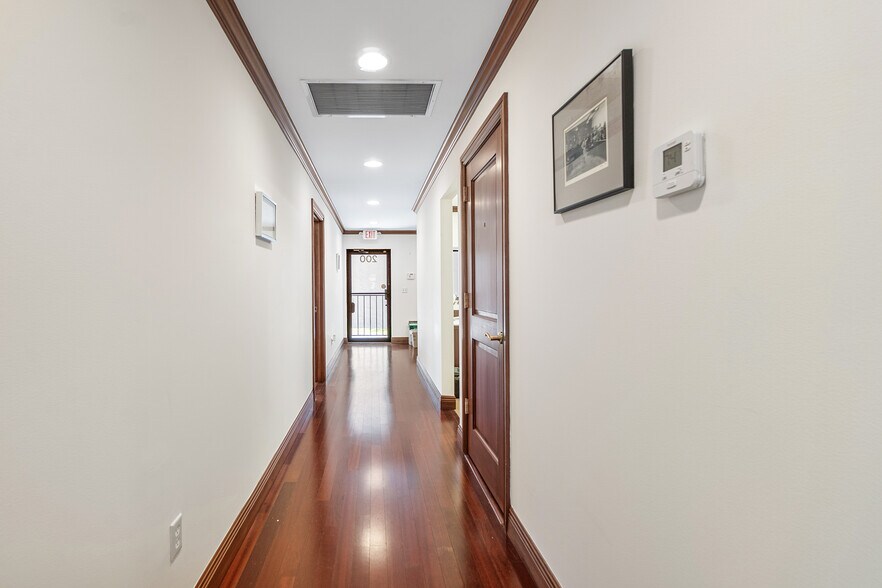 More Photos Of 112-120 US Highway 1, Tequesta Medical For Sale