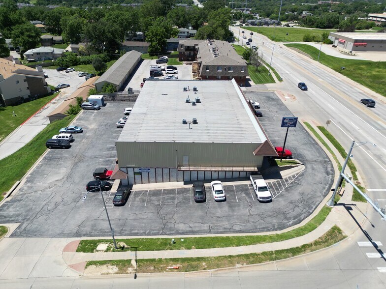 More Photos Of 10801 Blondo St, Omaha General Retail For Sale