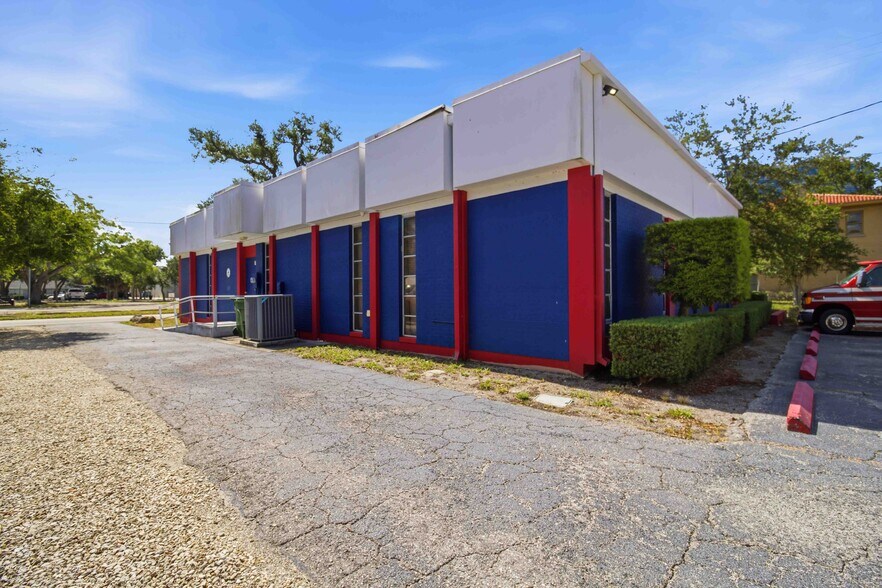 More Photos Of 1400 4th Ave, Bradenton Office Residential For Sale