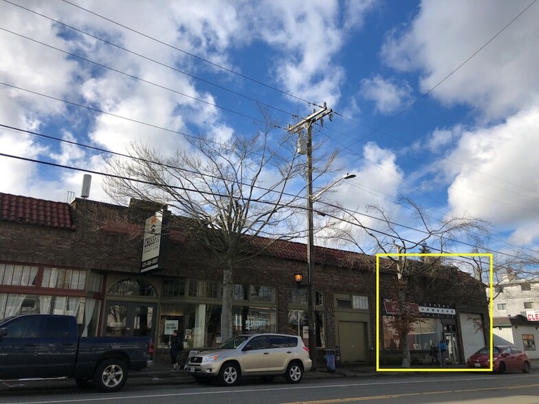 Primary Photo Of 7613 Greenwood Ave N, Seattle Auto Repair For Sale