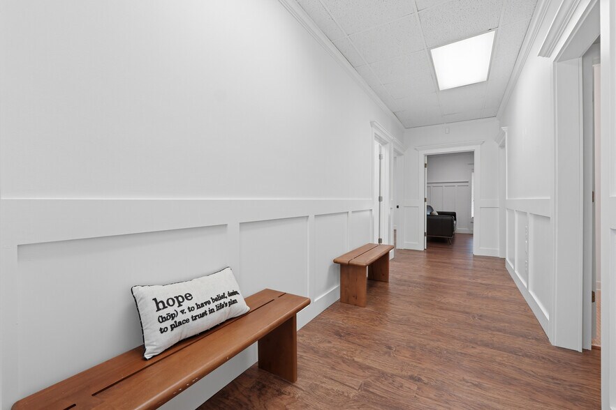 More Photos Of 1843 Peeler Rd, Dunwoody Office For Lease