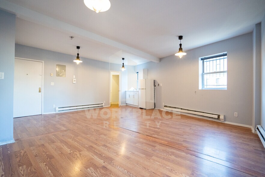 More Photos Of 1554 63rd St, Brooklyn Warehouse For Lease