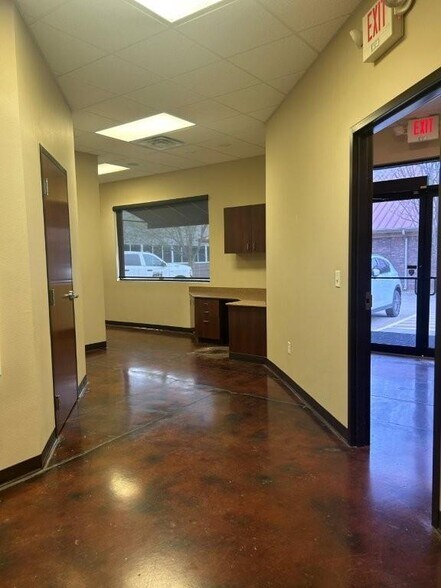 More Photos Of 301 SW 16th St, Bentonville Medical For Sale