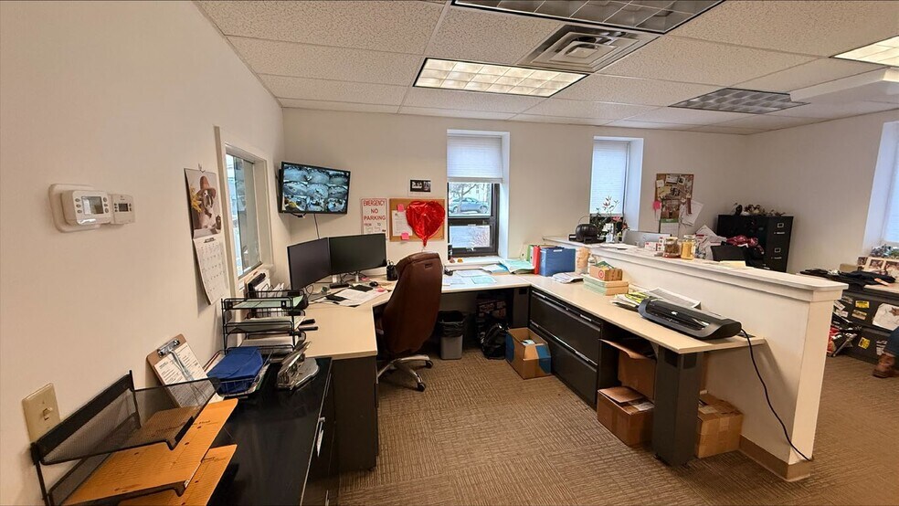 More Photos Of 450 County Rd, Cliffwood Warehouse For Lease