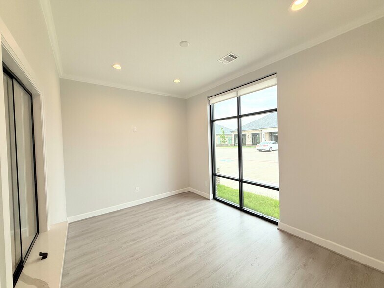 More Photos Of 2120 Prairie Dr, Prosper Medical For Sale