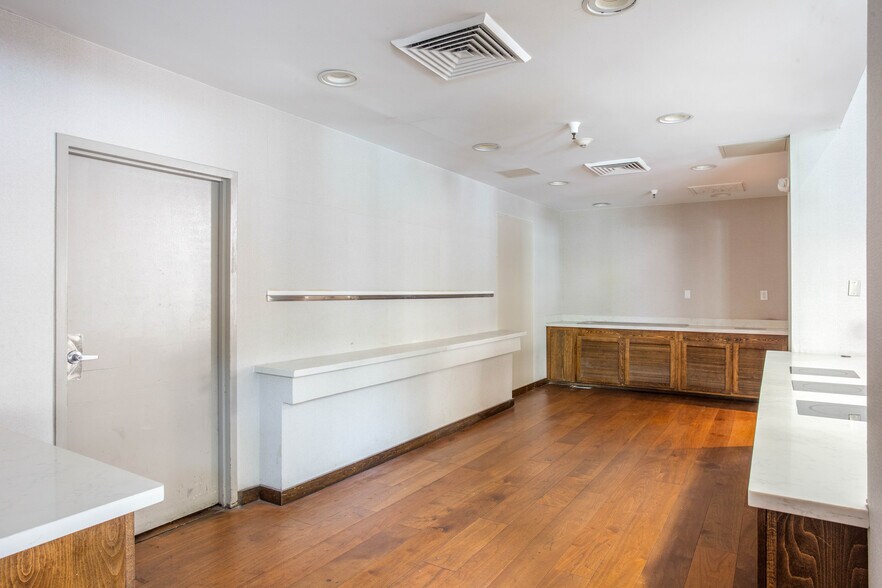 More Photos Of 11260 Point East Dr, Rancho Cordova Apartments For Sale