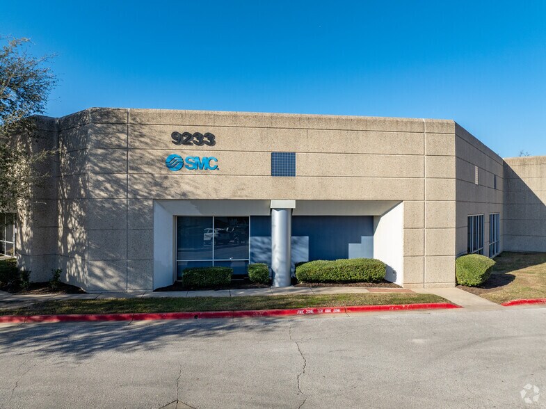 More Photos Of 9229 Waterford Centre Blvd, Austin Office For Lease
