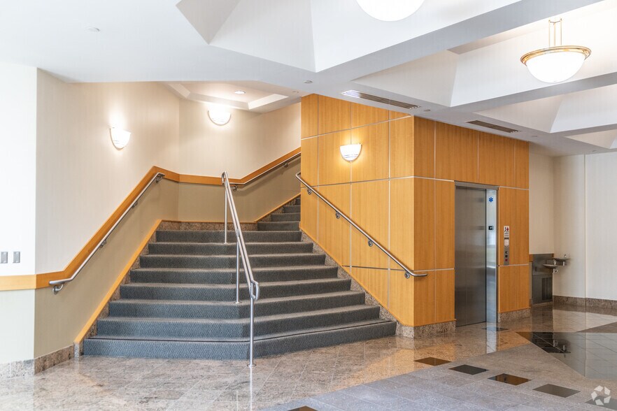 More Photos Of 333 N Canyons Pky, Livermore Office For Lease