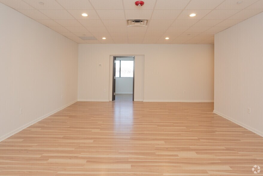 More Photos Of 725 River Rd, Edgewater Medical For Lease