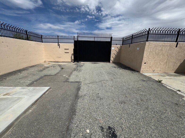 More Photos Of 3535 N Anza Rd, Palm Springs Warehouse For Lease