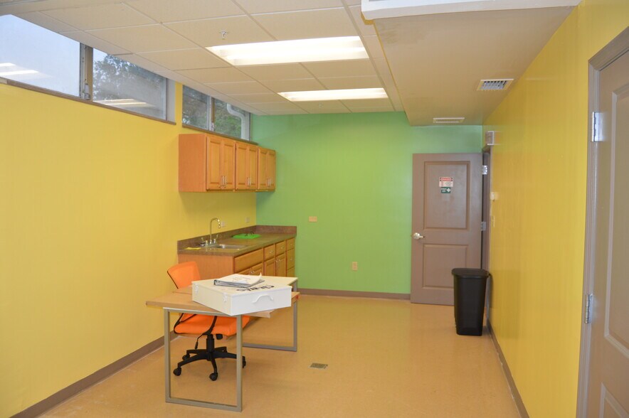 More Photos Of 2020 Flamingo Dr, Bartow Medical For Sale