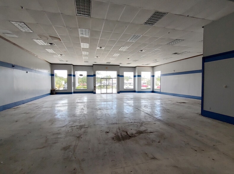 More Photos Of 3074 Forest Hill Blvd, West Palm Beach Freestanding For Lease