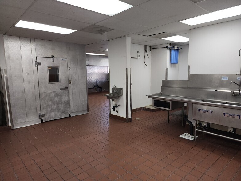 More Photos Of 12226 N Division St, Spokane Fast Food For Lease