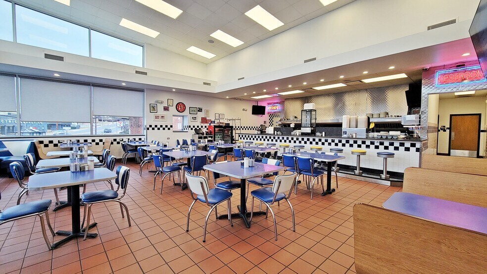 More Photos Of 5050 Langston Blvd, Arlington Restaurant For Sale