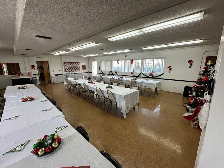 More Photos Of 10963 S Western Ave, Los Angeles Religious Facility For Lease