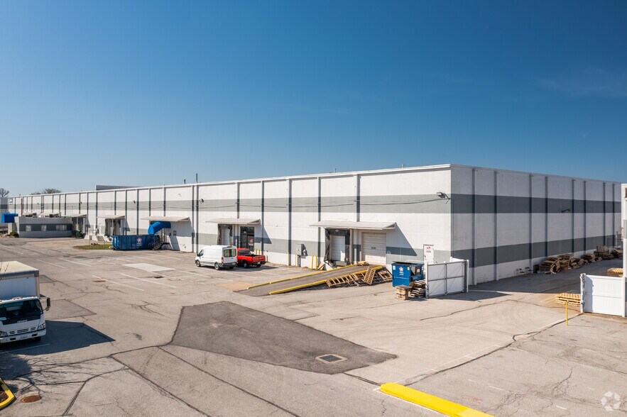More Photos Of 2012 Corporate 44 Dr, Fenton Unknown For Lease