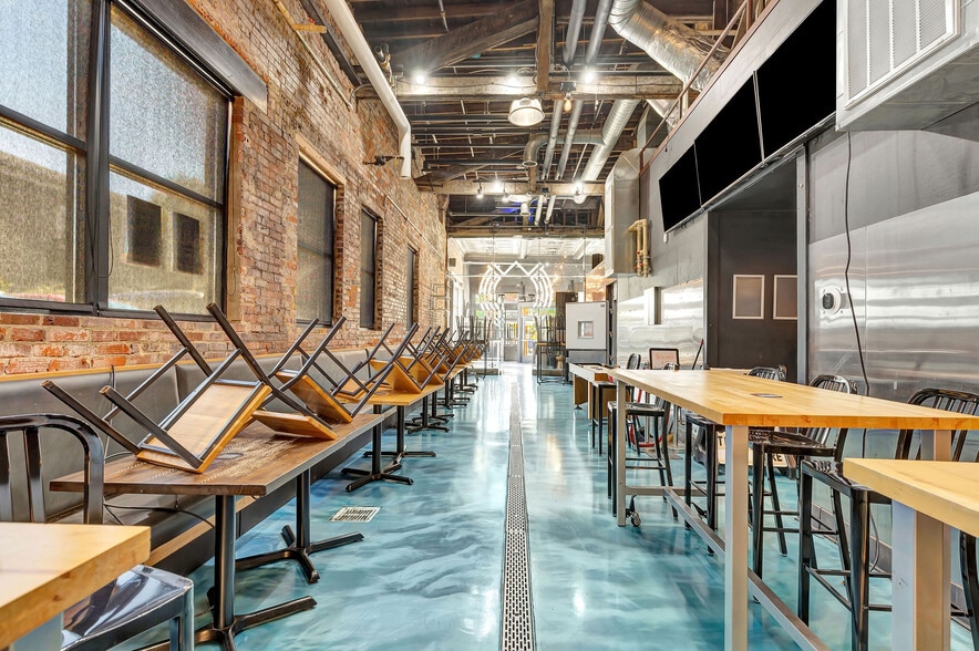 More Photos Of 2800 Woodburn Ave, Cincinnati Storefront For Sale