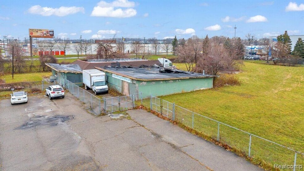 More Photos Of 24500 Dequindre Rd, Warren Garden Center For Sale
