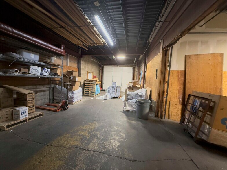 More Photos Of 75 Research Dr, Stamford Manufacturing For Sale