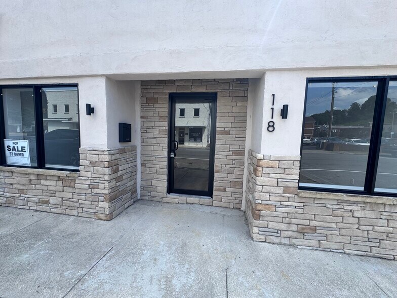 More Photos Of 118 McSween Ave, Newport Office For Sale