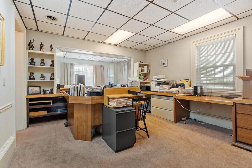 More Photos Of 77 Merriam Ave, Leominster Office For Sale