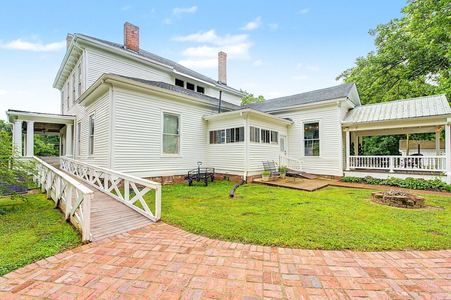 More Photos Of 118 Hwy 309 S, Byhalia Lodge Meeting Hall For Sale