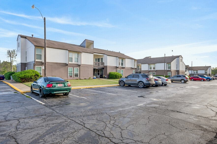 More Photos Of 407 Galaxy Road, Sapulpa Apartments For Sale