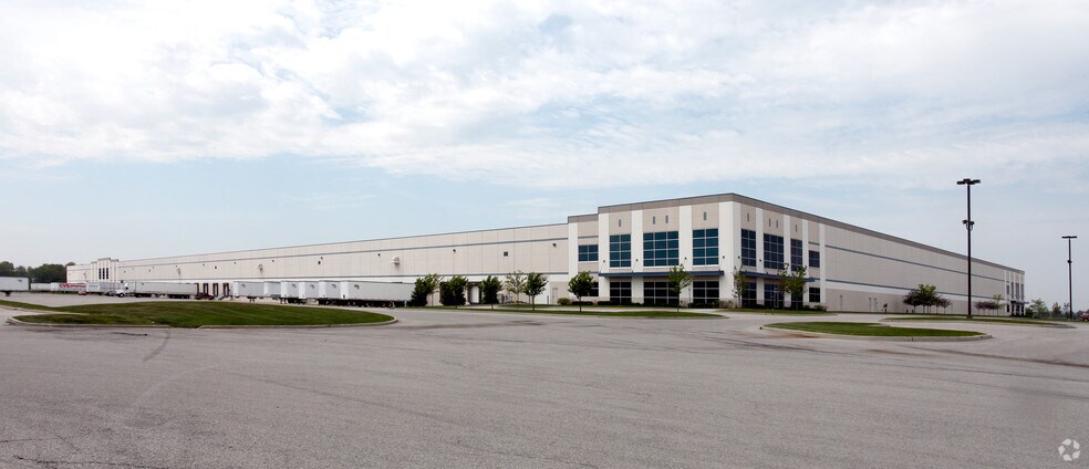 More Photos Of 6887 W 350 N, Greenfield Warehouse For Lease