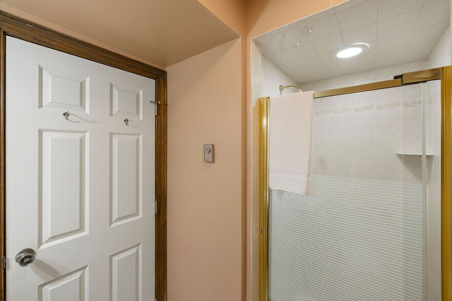 More Photos Of 40 Hospital Rd, Gettysburg Hotel For Sale