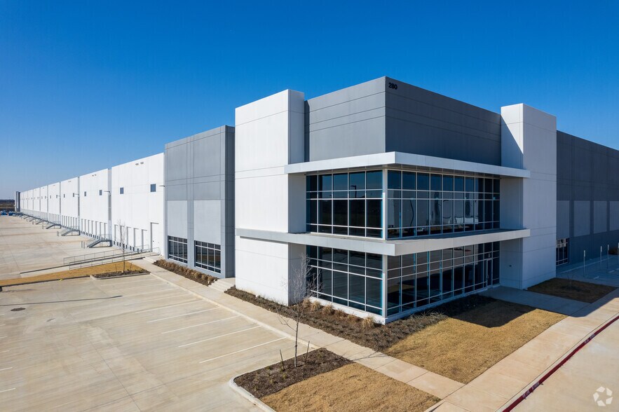Primary Photo Of 280 S Intermodal Pky, Haslet Distribution For Lease