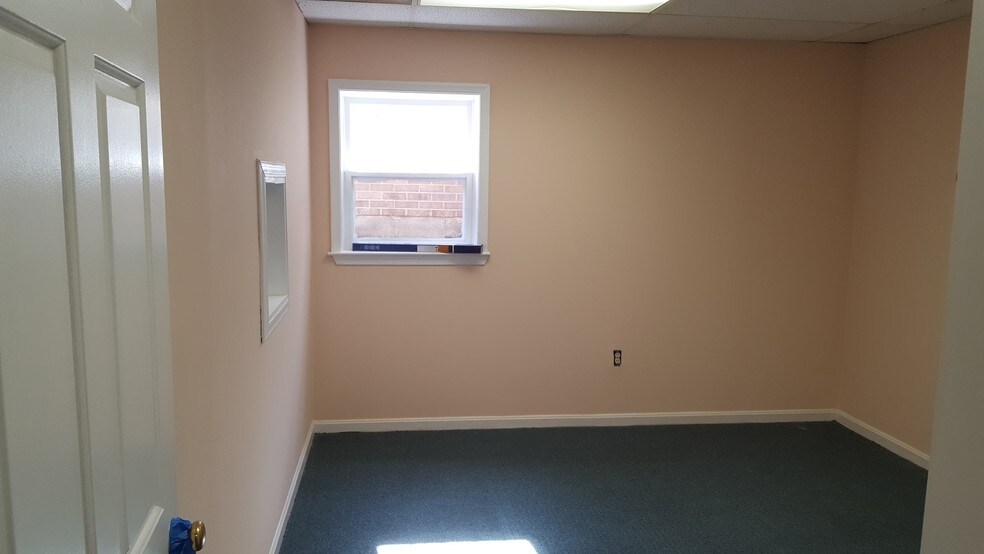 More Photos Of 9520 Marlboro Pike, Upper Marlboro Office For Sale