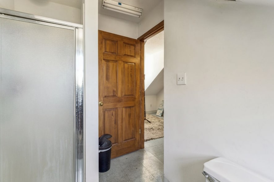 More Photos Of 1222 Hardin Rd, Dallas Flex For Lease