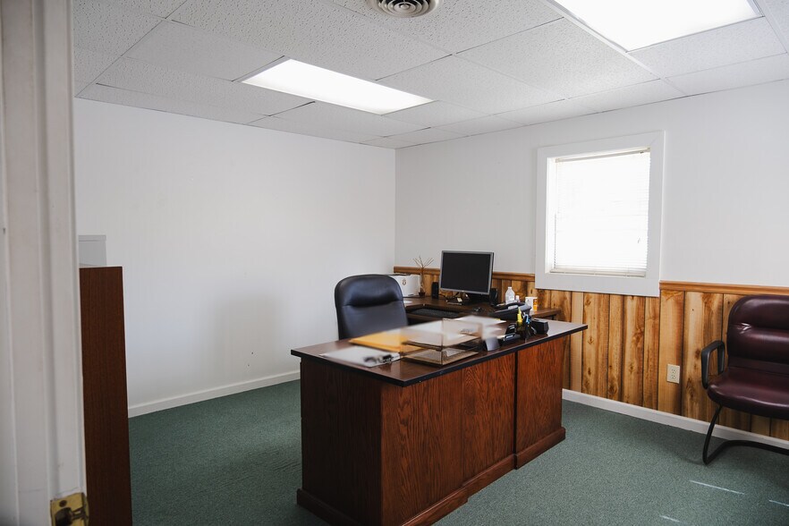 More Photos Of 512-522 S Caldwell St, Brevard Office For Sale