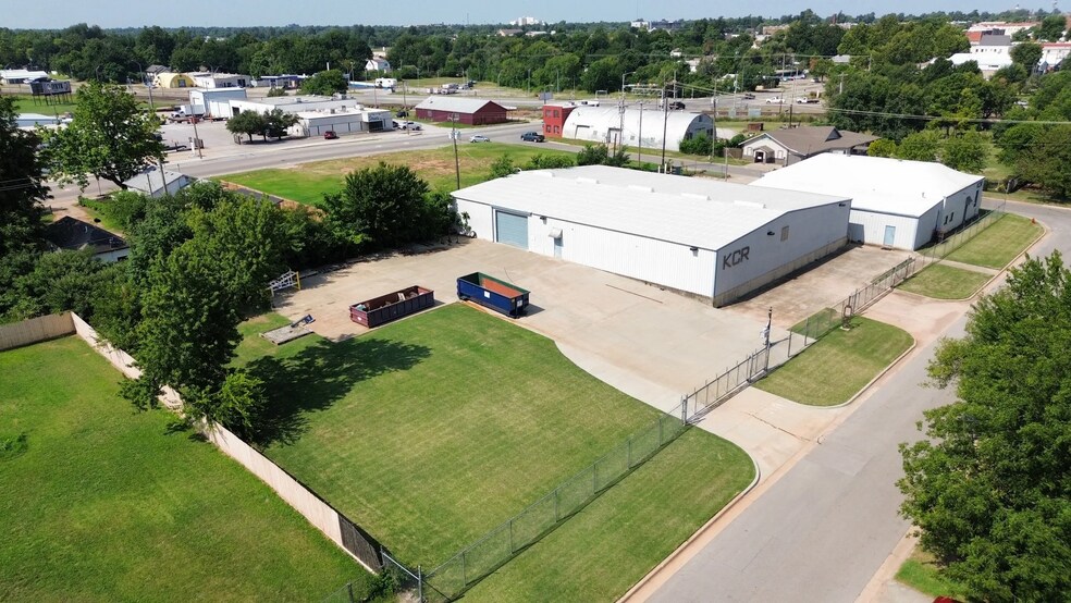 More Photos Of 108 SE 24th St, Oklahoma City Warehouse For Lease